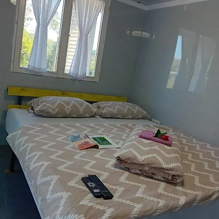 Gyps Vikendica With Swimming Pool And Sauna Βίλα Τούζλα